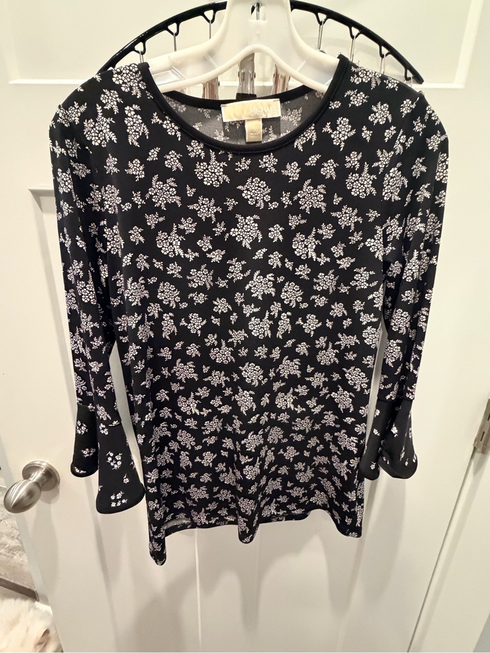 MICHAEL Michael Kors Small Black White Floral Long Sleeve Stretch Top